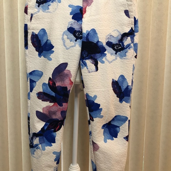 Banana Republic Pants - Banana republic white blue floral dress pants 6P